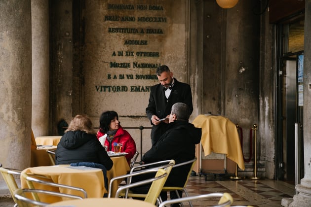 What to Wear to Ace Your Job Interview at Every Kind of Restaurant