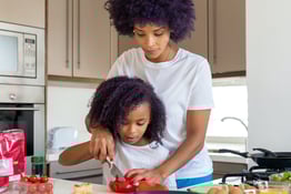 What to Know Before Launching a Restaurant Meal Kit Program