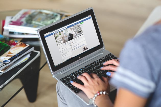 Simple Tips For Keeping Your Restaurant's Facebook Page Fresh